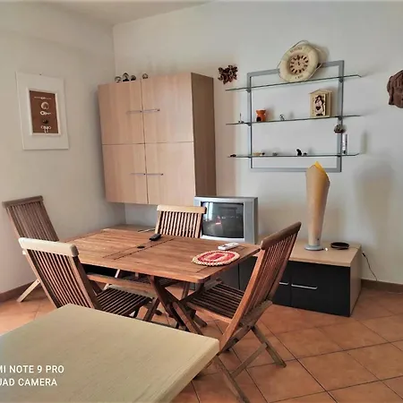 Apartment Appart T2 Plein Pied Avec Jardinet Tres Bien Situe Olbia